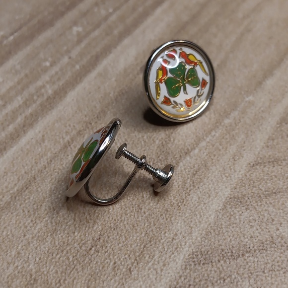Vintage St. Patrick's dutch hex sign screwback earrings - Picture 2 of 2